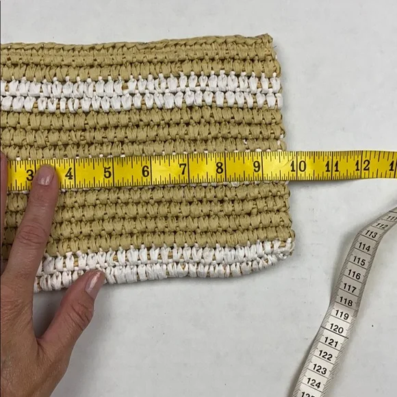 NWT GAP Tan & White Woven Straw Zippered Clutch - Picture 7 of 8